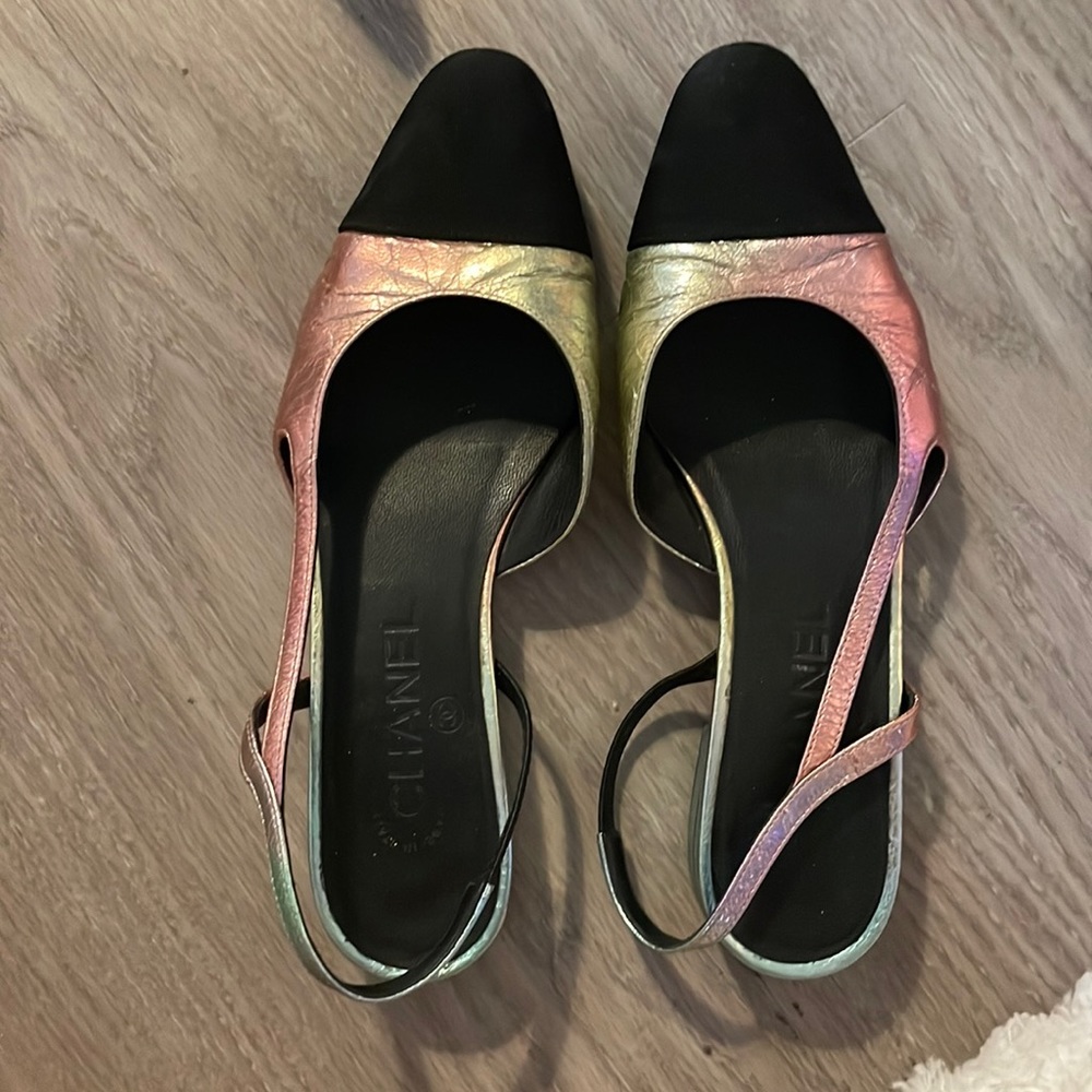 Chanel
Slingback leather sandal